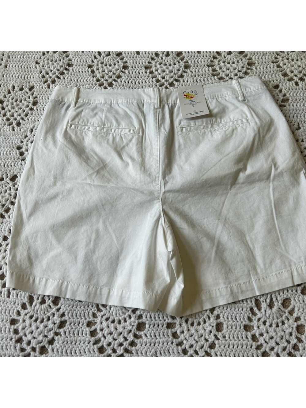 NWT Croft & Barrow Classic Shorts Mid Rise Size 16 White - Picture 2 of 5